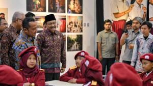 Mensos-Saifullah-Yusuf-hadiri-Pameran-bertajuk-Arah-Merah-Putih-Satu-Tahun-Prabowo-Gibran.jpg