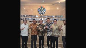 Menteri-LH-Hanif-Faisol-Nurofiq-dalam-audiensi-bersama-terkait-sanksi-administratif.jpg