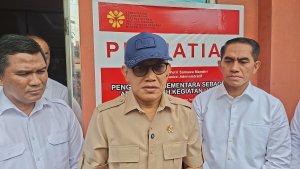 Menteri-p2mi-segel-kantor.jpg