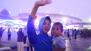 Momen-Haru-Istri-TNI-Lepas-Suami-ke-Misi-Lebanon.jpg