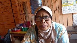 Mulyati-saat-ditemui-di-terminal-bayangan-Ciputat-Tangerang-Selatan-Senin-842024.jpg