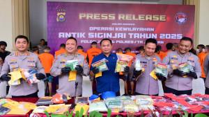 NARKOBA-Direktur-Reserse-Narkoba-Polda-Jambi-Kombes-Dewa-Made-Palguna.jpg