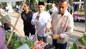 PASAR-TUMBUH-Wali-Kota-Jaktim-Munjirin.jpg