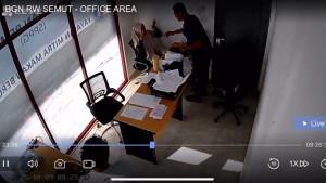 PELECEHAN-KEPALA-SSPG-Tangkapan-layar-rekaman-CCTV-t.jpg