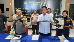 PEMBUNUHAN-Polres-Metro-Bekasi-melakukan-konferensi-pers-terkait-kasus-pembunuhan-remaja.jpg