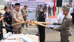 PEMUSNAHAN-ROKOK-ILEGAL-Bupati-Bogor-Rudy-Susmanto.jpg