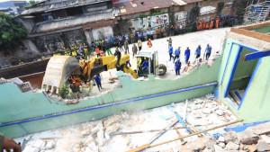 PENERTIBAN-BANGUNAN-PT-KAI-Daerah-Operasi-1-Jakarta-bersama-Pemerintah-Kota-Jakarta-Barat.jpg