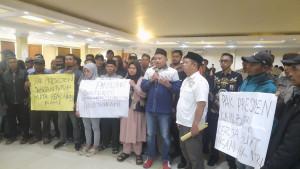 PENYEGELAN-WISATA-PUNCAK-Anggota-DPR-RI-dari-daerah-pemilihan-Kabupaten-Bogor-Mulyadi.jpg