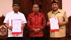 PINJAM-PAKAI-Gubernur-Bali-Wayan-Koster-bersama-pihak-manajemen-Garuda-Wisnu-Kencana-GWK.jpg