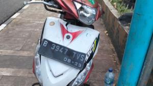 POLISI-TEWASKAN-PEMOTOR-Seorang-pengendara-sepeda-motor-atau-pemotor-TEWAS.jpg