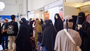 Pasar-halal-segmen-muda-di-Indonesia-mengalami-perkembangan-dengan-potensi-besar.jpg