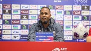 wartakota/Pelatih-Timnas-Indonesia-Patrick-Kluivert-beri-keterangan-pers-jelang-lawan-Timnas-Jepang.jpg