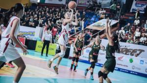 Pemain-tim-basket-putri-Chloe-Cathleen-Cung-Chloe-jersei-putih.jpg