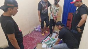 Penggerebekan-narkoba-di-kontrakan-tersangka-BS.jpg