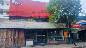 Perkelahian-terjadi-di-sebuah-kafe-bersama-Bmart-menyebabkan-satu-orang-meninggal-dunia.jpg