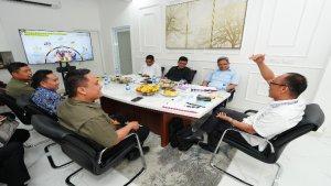 Pj-Gubernur-Sulsel-Prof-Zudan-Arif-Fakrulloh-menggelar-rapat-terbatas-bersama-Kepala-OPD.jpg