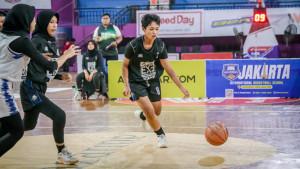 Potret-aksi-permainan-salah-satu-pemain-dari-tim-basket-putri-3X3-SMAN-104-Jakarta.jpg