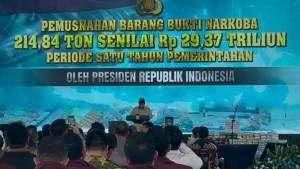 Prabowo-Subianto-dalam-pemusnahan-barang-bukti-narkoba-21484-ton-Rabu-29102025.jpg