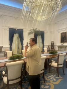 Prabowo-Subianto-sampaikan-duka-cita-atas-bencana-banjir-di-Bali-dan-NTT.jpg