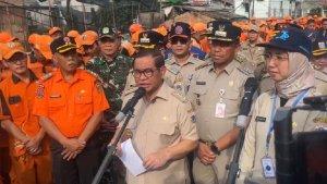 Pramono-Anung-gelar-apel-siaga-banjir-di-Tanggul-Inspeksi-Kali-Ciliwung-Selasa-872025.jpg
