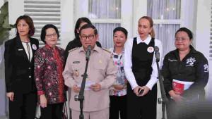 Pramono-Anung-usai-menerima-audiensi-organisasi-DMFI-Senin-13102025.jpg