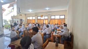 ROMBEL-Suasana-kelas-di-SMAN-1-Depok-pada-Senin-28720255.jpg