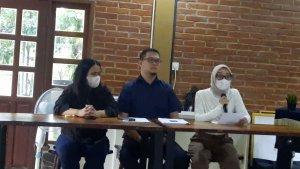 RR-kiri-TA-kanan-dan-Fajar-tengah-menceritakan-kasus-penipuan-berkedok-investasi.jpg