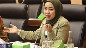 Ratna-Juwita-Sari445.jpg