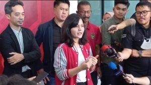 wartakota/Ratu-Tisha-daftarkan-diri-sebagai-Wakil-Ketua-Umum-PSSI-periode-2023-2027-di-Kantor-PSSI.jpg