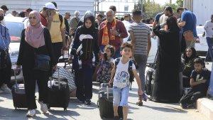 Ribuan-warga-Palestina-terpaksa-pindah-dari-Kota-Rafah-yang-berbatasan-dengan-Mesir.jpg