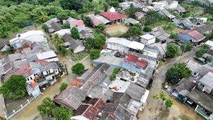 Ribuan-warga-di-Kecamatan-Klapanunggal-dan-Cileungsi-terdampak-banjir.jpg