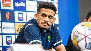 Ricky-Kambuaya-dimainkan-saat-Persib-Bandung-melawan-Persis-Solo.jpg