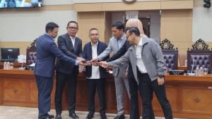Rusdi-Masse-Mappassesu-dilantik-jadi-Wakil-Ketua-Komisi-III-DPR-RI-Kamis-492025.jpg