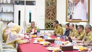 SATGAS-MBG-Bupati-Bogor-Rudy-Susmanto-memimpin-rapat-koordinasi-membahas-MBG.jpg