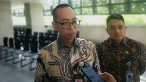 SIMPOSIUM-FESTIVAL-SASTRA-Kepala-Dinas-Pusip-DKI-Jakarta-Nasruddin-Djoko-Surjono.jpg