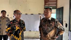 SISWA-BELAJAR-LESEHAN-Kepala-Dinas-Pendidikan-Kadisdi.jpg