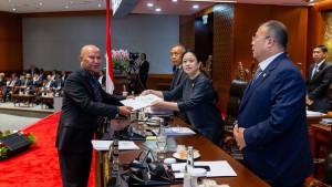 Said-Abdullah-bersama-Ketua-DPR-RI-dalam-Rapat-Paripurna-pengesahan-UU-RAPBN-2026.jpg