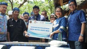 Sandiaga-Desa-Wisata-BCA.jpg