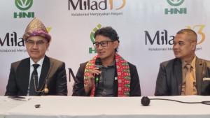 Sandiaga-Uno-dan-Agung-Yulianto-saat-Milad-ke-13-HNI-di-SICC-Minggu-2192025.jpg