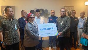 Santunan-kepada-Ketua-Umum-Federasi-Gimnastik-Indonesia.jpg