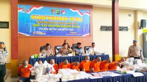 Satresnarkoba-Polres-Metro-Jakarta-Pusat-menangkap-pelaku-peredaran-sabu-Selasa-21102025.jpg
