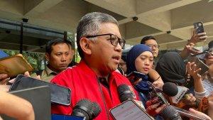 Sekjen-PDIP-Hasto-Kristiyanto-saat-diwawancara-di-Gedung-High-End-Jakarta-Rabu-1112023.jpg