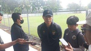 Shin-Tae-yong-saat-diwawancarai-usai-memimpin-latihan-Timnas-Indonesia-U-20.jpg