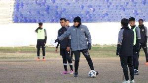 Shin-tae-yong-sedang-pimpin-latihan-Timnas-U-20-di-Tashkent-Uzbekistan.jpg