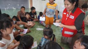 Suasana-trauma-healing-kepada-penyintas-kebakaran-anak-di-Tangki-Tamansari-Jakarta-Barat.jpg