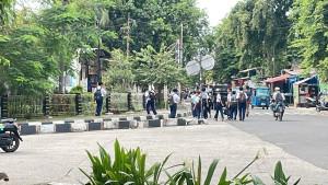 TAWURAN-Suasana-Jalan-Semeru-Raya-Grogol-Petamburan-Jakarta-Barat.jpg