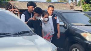 Tampang-pelaku-pembuangan-bayi-di-depan-Griya-Yatim-Dhuafa-Kemanggisan-Jakarta-Barat.jpg