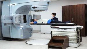 Teknologi-LINAC-atau-Linear-Accelerator-sebagai-proses-treatment-pengobatan-kanker.jpg