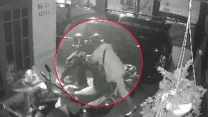 Terekam-CCTV-Sebuah-Motor-Digondol-Maling.jpg