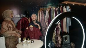 TikTok-Shop-by-Tokopedia-hadirkan-program-WaktunyaSTARt.jpg
